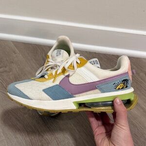 Nike Women's Yellow and Blue Sneakers